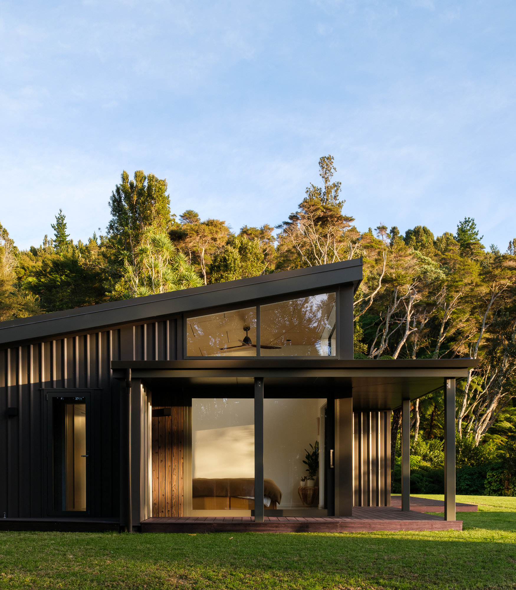 The mission of dasso is to redefine how the built environment engages with nature.